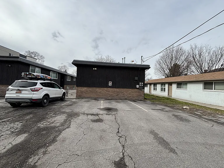 1401-1403 S 300 E — Photo 4