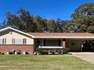 2134 Upper Dr, Pearl, MS 39208