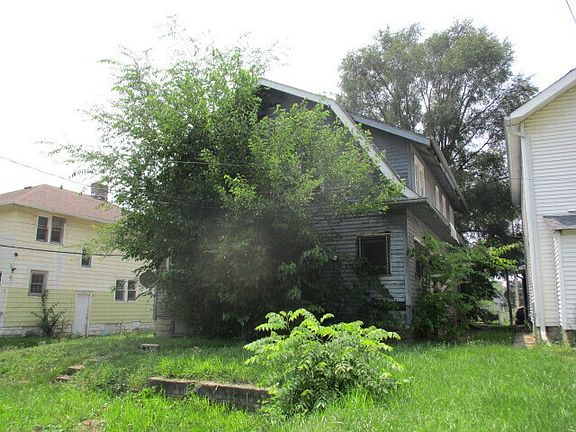 4th image of 1601 Villa Ave