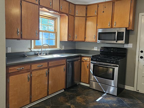 2nd image of 1312 Elmore Ave