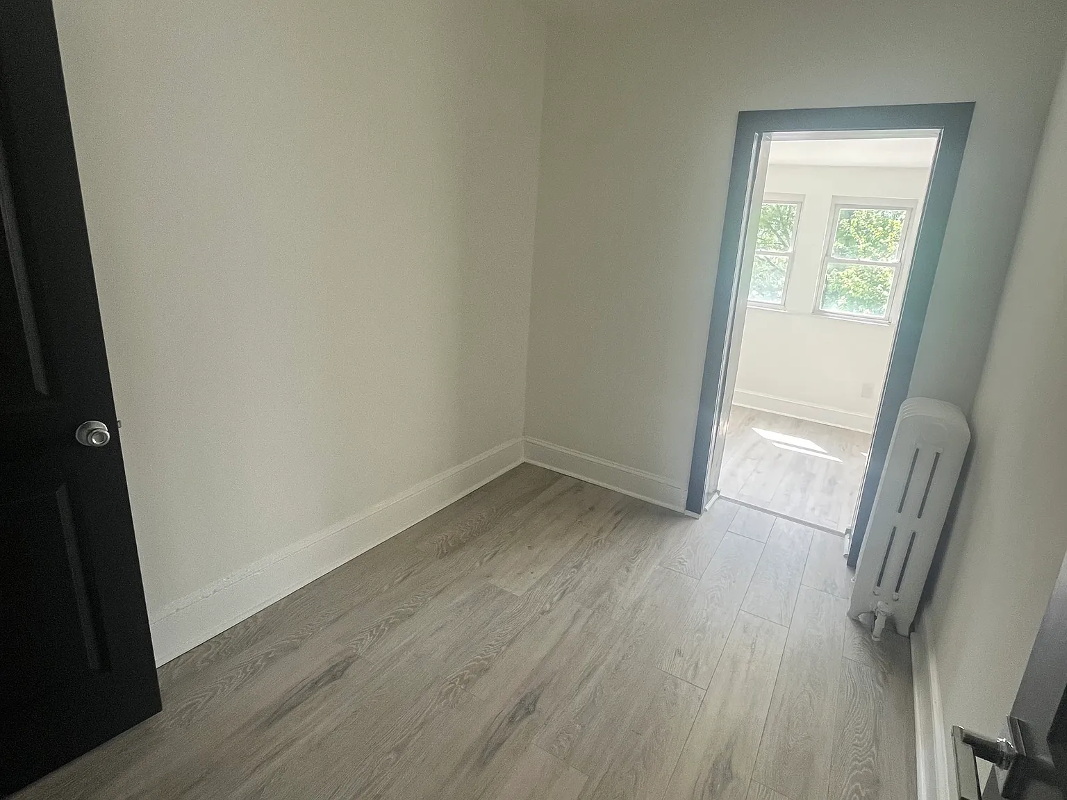 5 bed, 1380 sqft, $1,100 — Photo 2