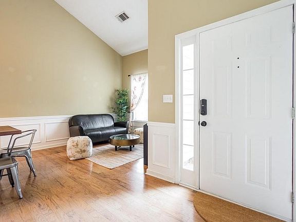 4th image of 1840 Chardin Way