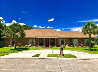 1033 Parc Helene Dr, Marrero, LA 70072