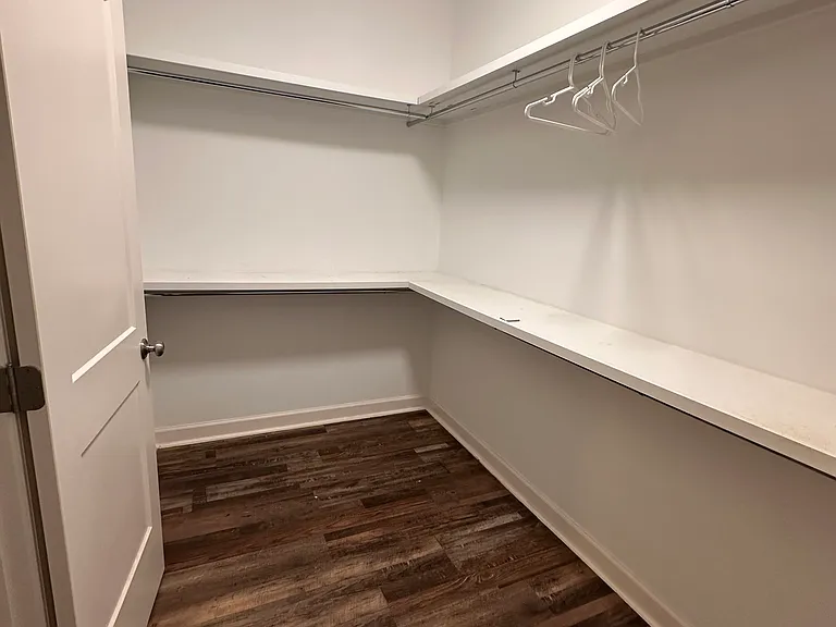 202 S Orange Ave — Photo 12