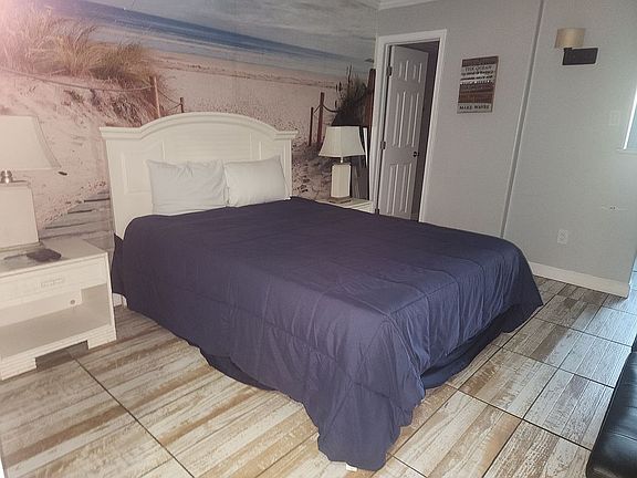 4th image of 200 E Beach Blvd #208