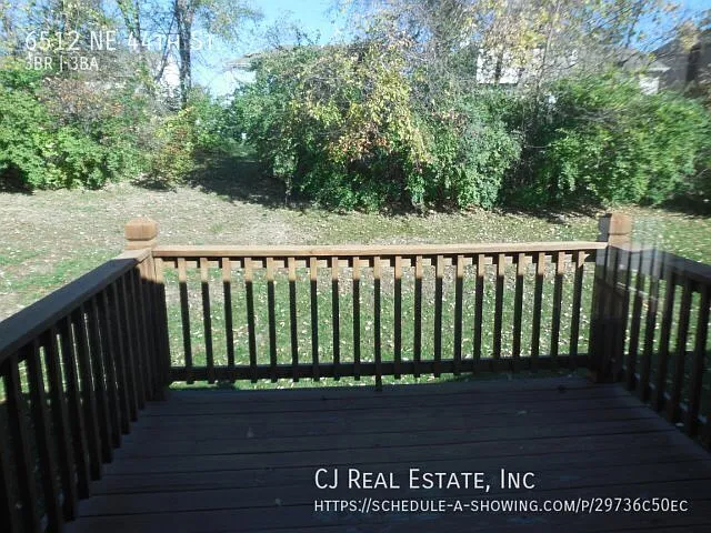 6512 NE 44th St — Photo 8