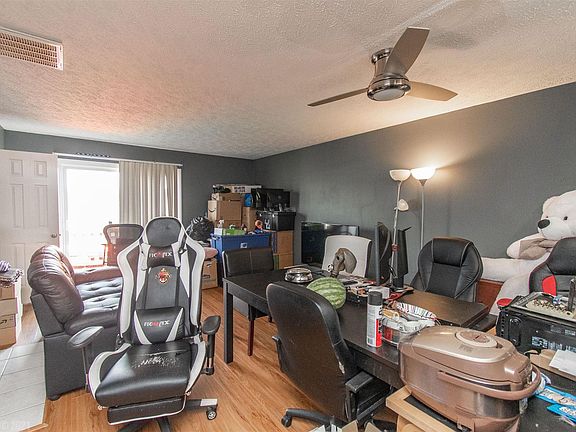 3rd image of 415 Tall Oak Blvd