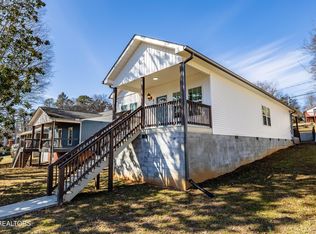 619 Midlake Dr, Knoxville, TN 37918