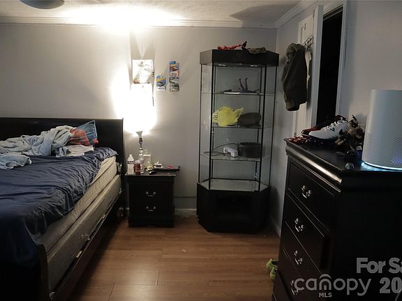 4th image of 179 Hilltop Ln