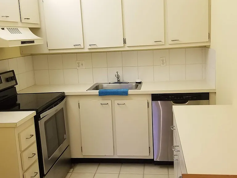 2000 Springdale Blvd #203 — Photo 8