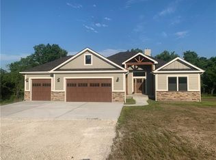 533 Tt Hwy, Oak Grove, MO 64075