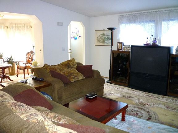 3rd image of 807 82nd Street Ct E