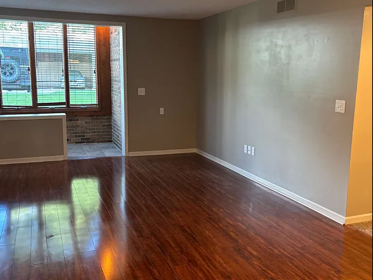 173 Pinewood Cir — Photo 6