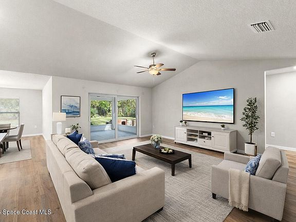 3rd image of 515 Vin Rose Cir SE