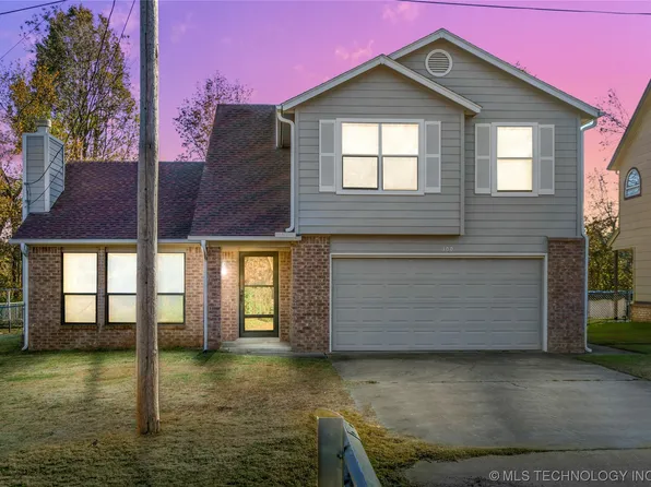 300 W 47th Pl, Sand Springs, OK 74063