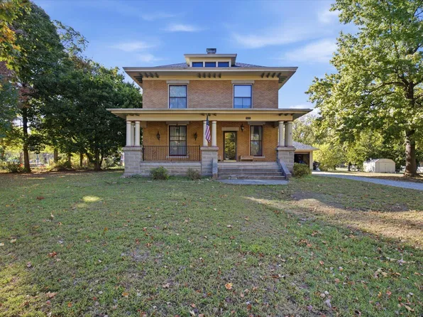 303 S Central Avenue, Marionville, MO 65705