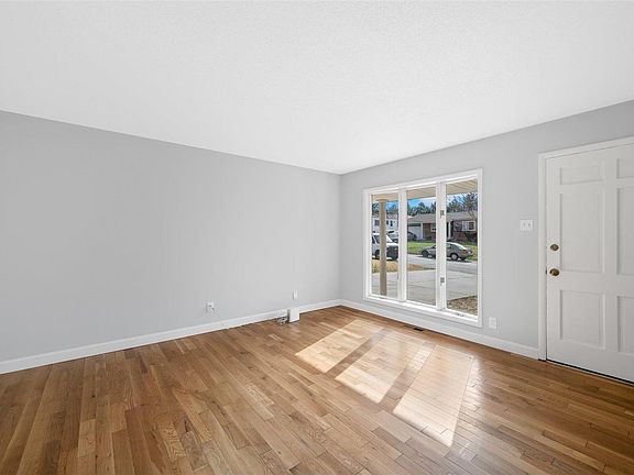 4th image of 4825 Cherry Blossom Ln