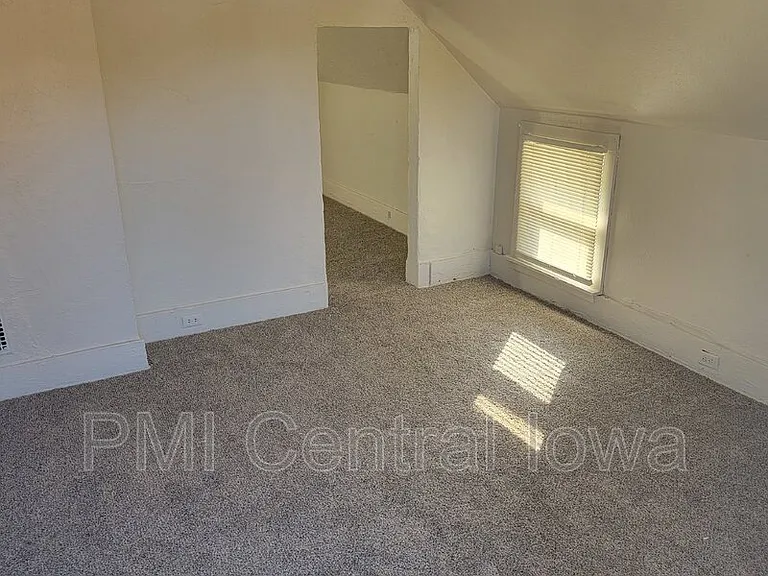 2220 E Walnut St #3 — Photo 4