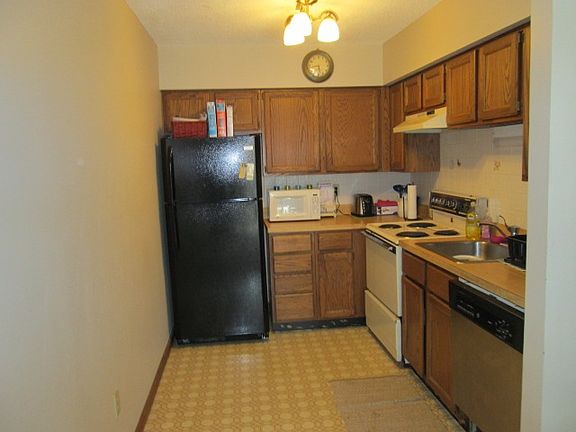 4th image of 753 Robert Frost Dr