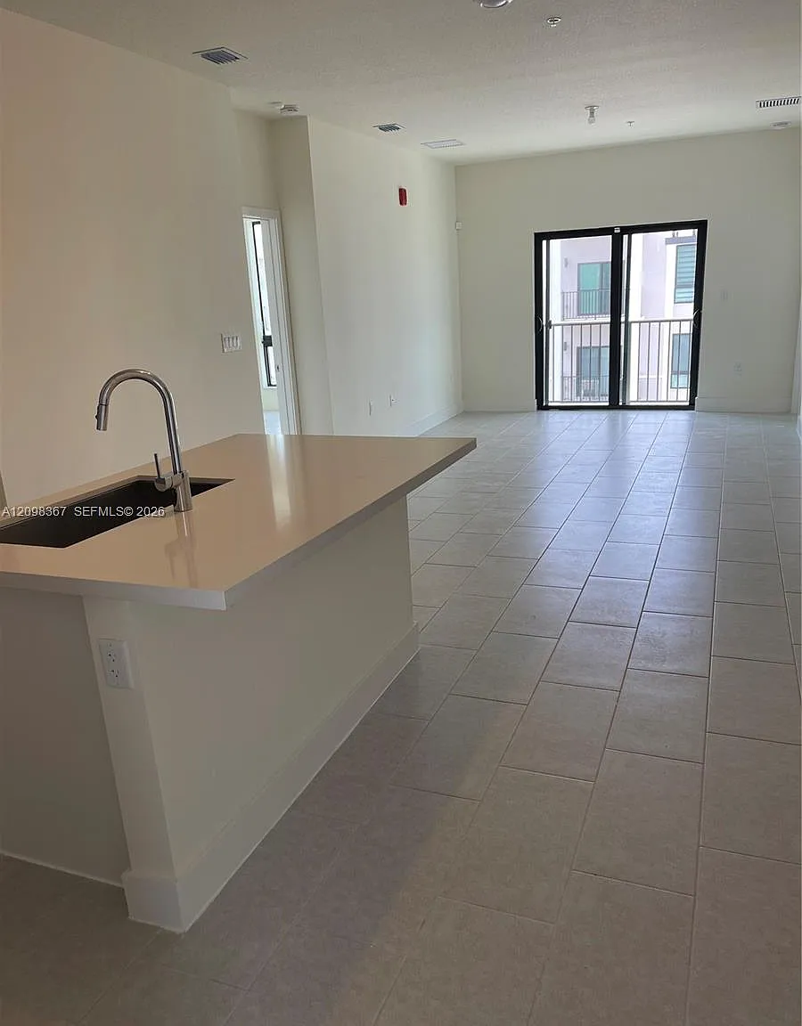 Downtown Doral South Phas — Photo 2