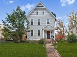 290 W Main St, Moorestown, NJ 08057