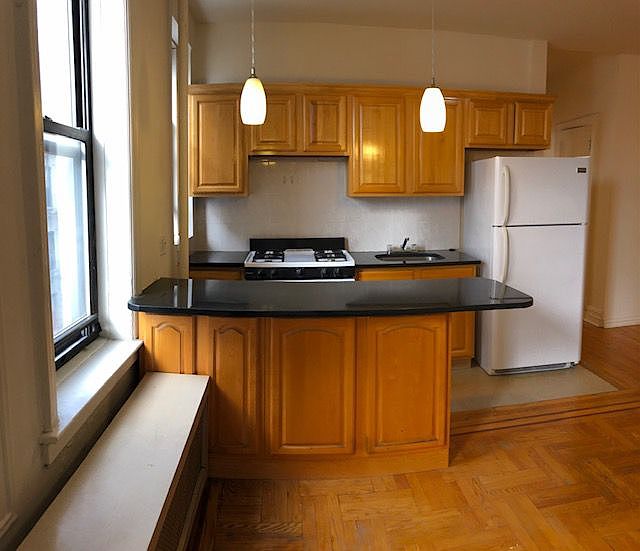 1st image of 4330 46th St APT 4F