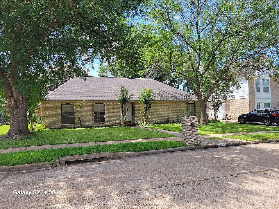 1st image of 14903 Mesita Dr