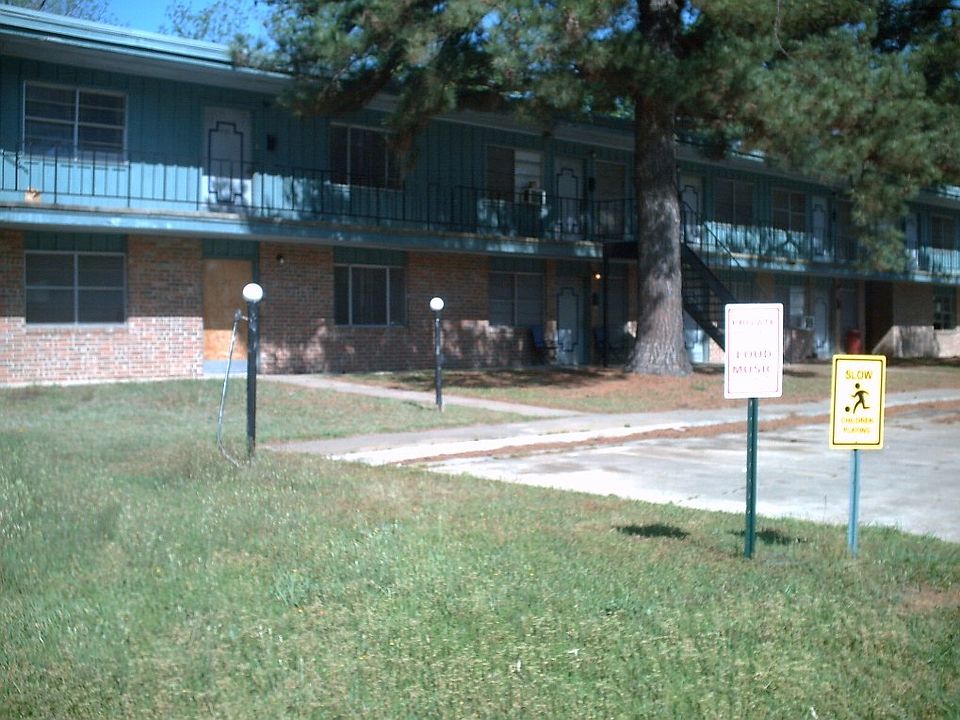 Brentwood Apartments