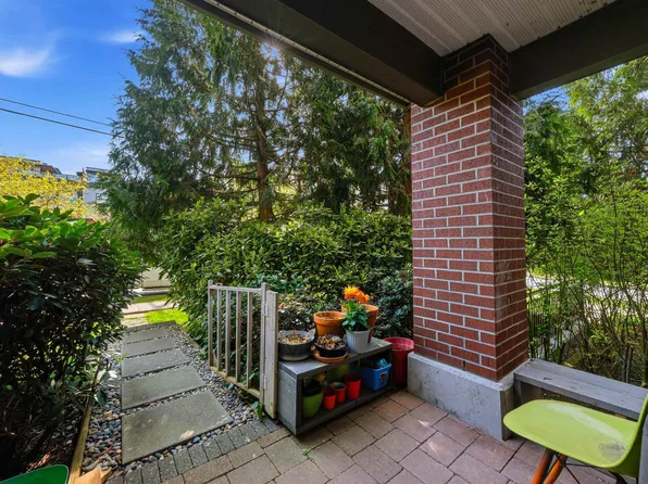 5889 Irmin St #109, Burnaby, BC V5J 0C1