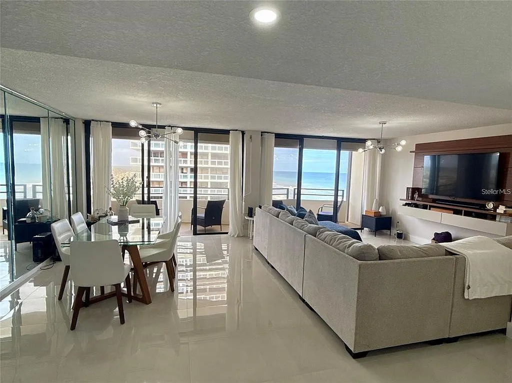 2 bed, 2.0 bath, 1275 sqft, $2,950 — Photo 3