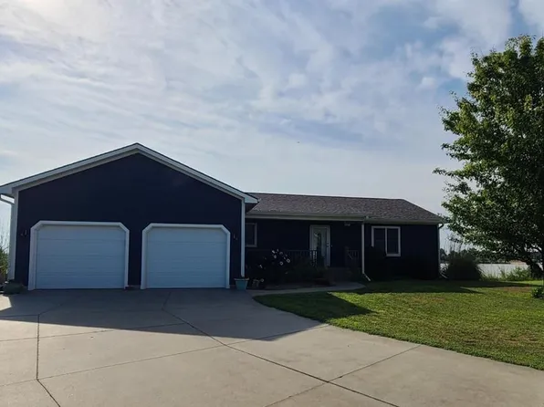 823 Emerald Ct, Lindsborg, KS 67456