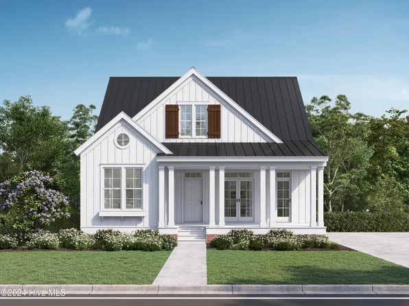 207 S Walnut Street, Swansboro, NC 28584