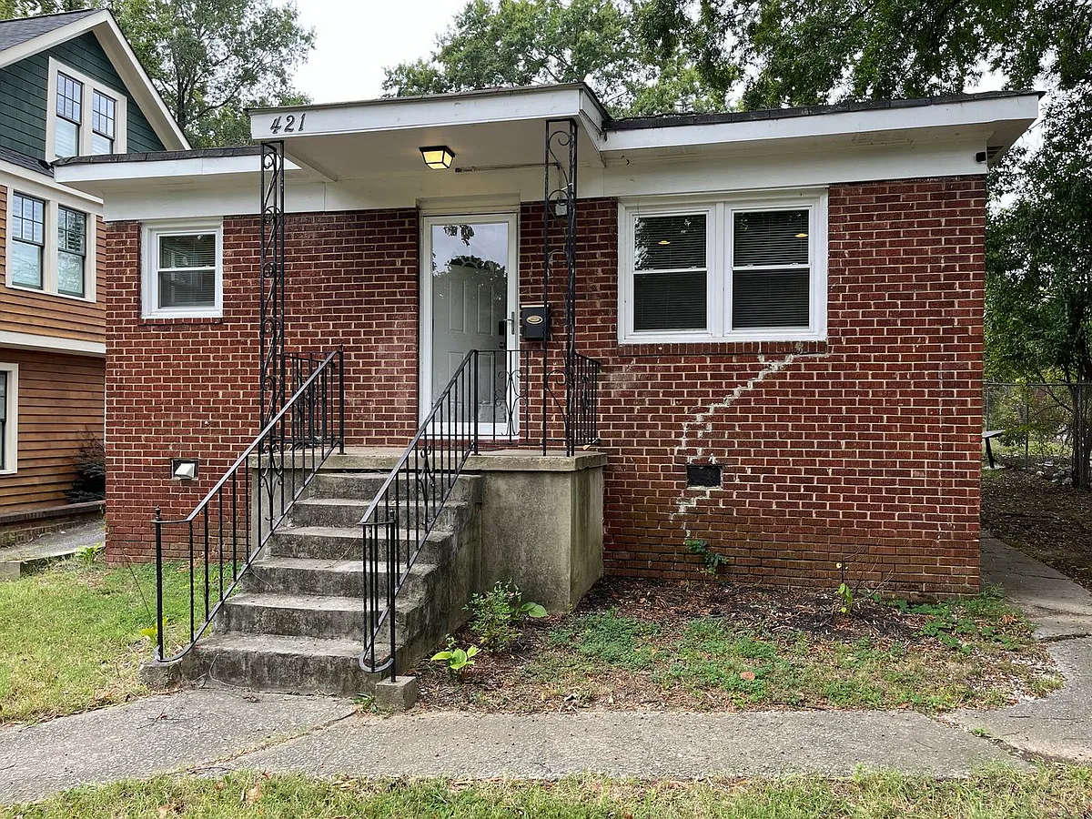 Building Photo - 421 W Kingston Ave