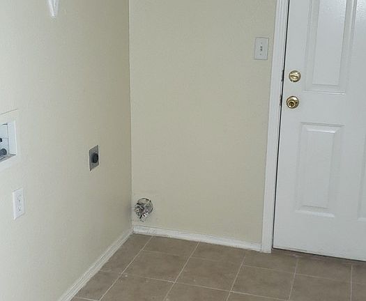 4th image of 3917 Tierra Arena Dr