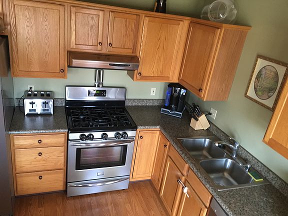 3rd image of 1431 Sandhurst Ln
