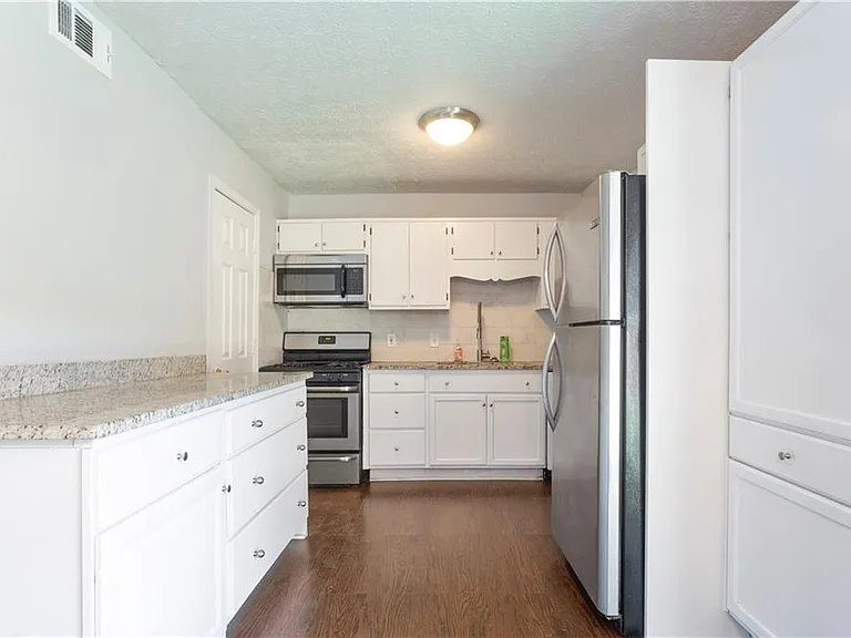 1441 Springleaf Cir SE — Photo 7