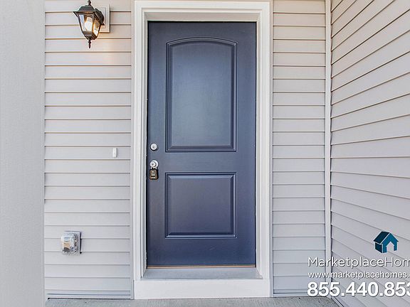 3rd image of 655 S Cygnet Lake Dr