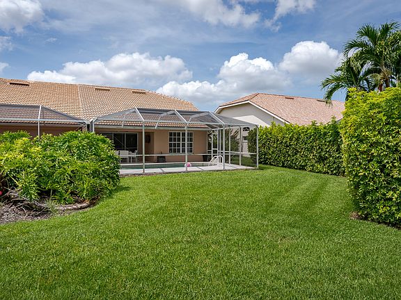 5th image of 6658 Castlelawn Pl