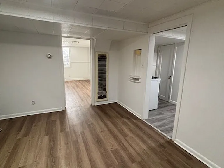 PM-254 1808 E 19th Street — Photo 7