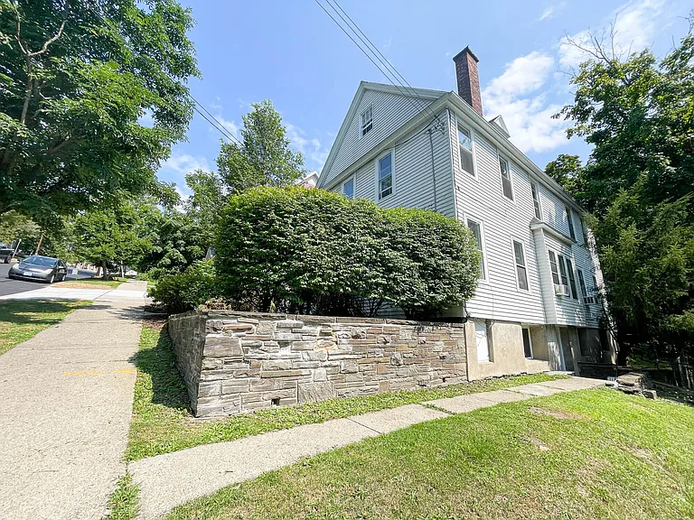 705 E Seneca St — Photo 24