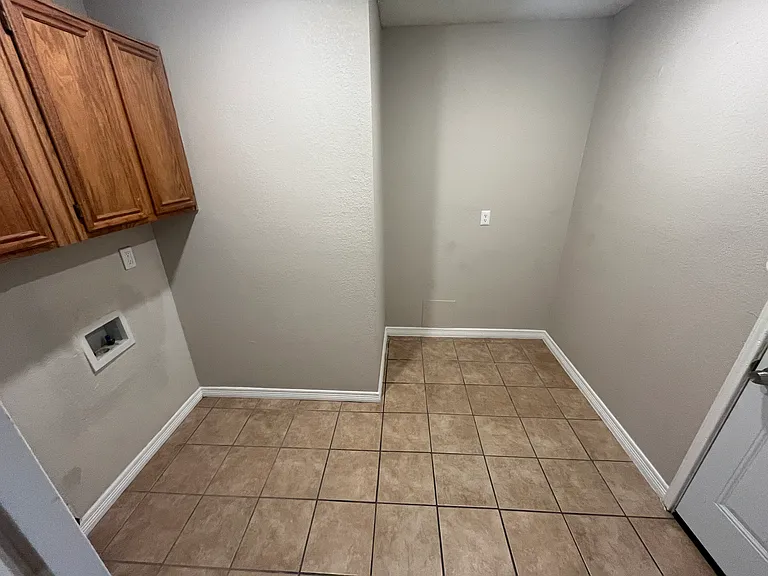 2405 Brookside Dr — Photo 9