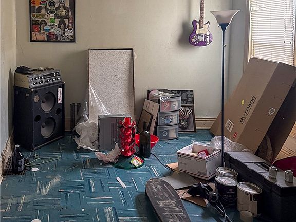 5th image of 111 E Miller St