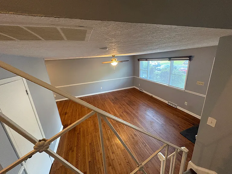 120 Charles Pl — Photo 25
