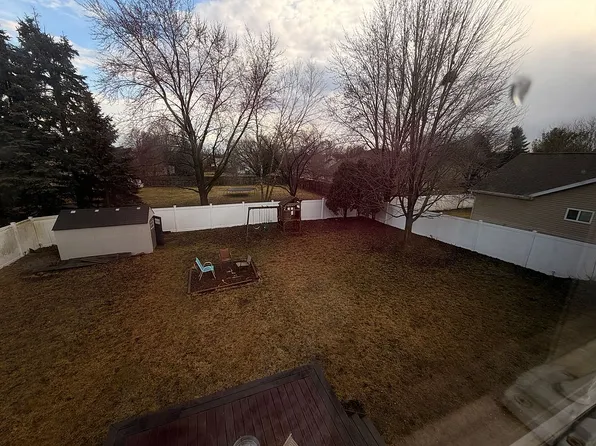 616 Bayfield Dr, Dekalb, IL 60115