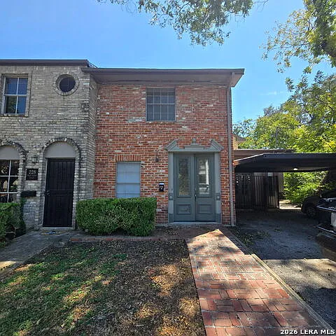 230 W Craig Pl #230