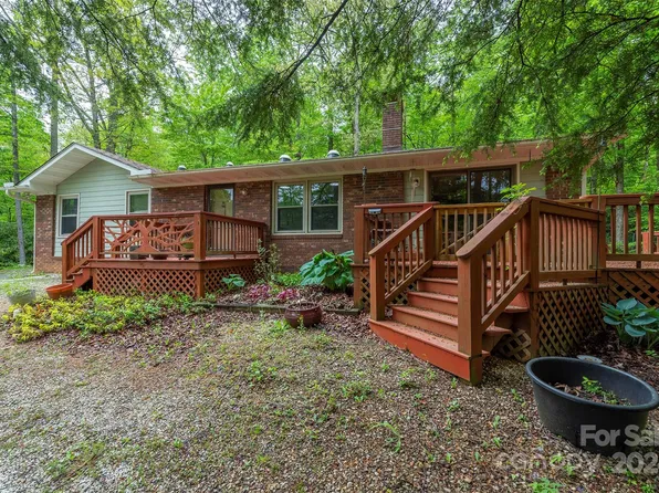 84 Echo Lake Dr, Fairview, NC 28730