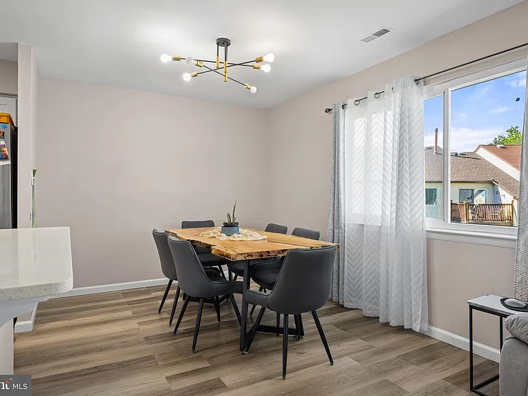37 Buttonwood Rd — Photo 10