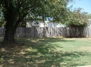 1067 E Locust St, Springfield, MO 65803