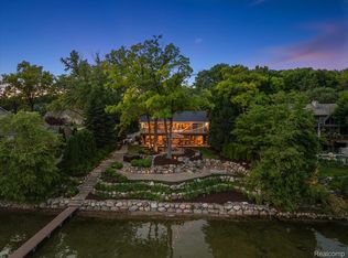 3678 Elder Rd S, West Bloomfield, MI 48324