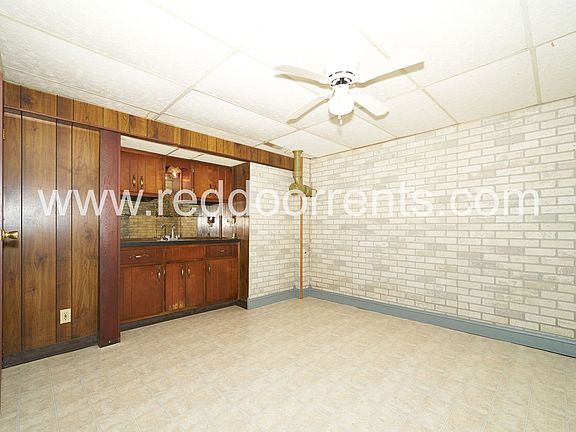3rd image of 1119 Southview Dr